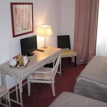 Carlton Nice, Fully Renovated Hotell 3*
