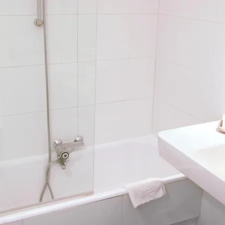 מלון Carlton Nice, Fully Renovated 3*