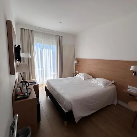 Carlton Nice, Fully Renovated ניס