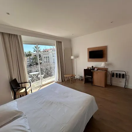 מלון Carlton Nice, Fully Renovated 3*