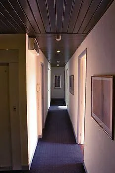 Carlton Nice, Fully Renovated מלון 3*